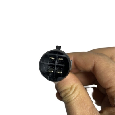 Válvula solenoide de 12 V para FD20-30 CPCD20-30 KA-D12-42/12N53-82551 Partes de empilhadeira 135L3-82001